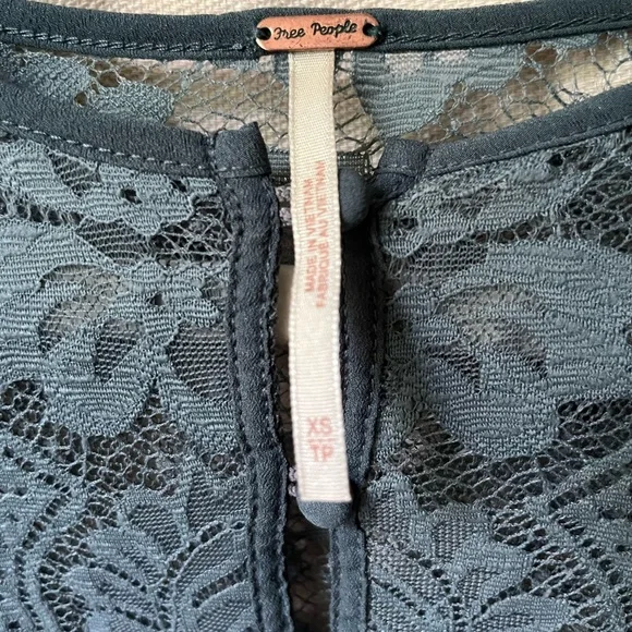 Free people lace and sheer blouse size x small dusty blue - Picture 7 of 10